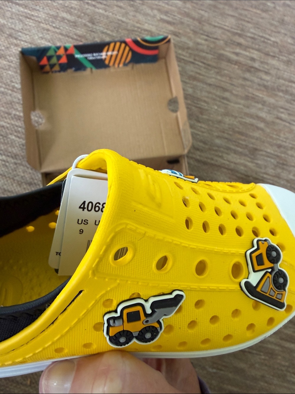 Foamies, Skechers Kids Yellow Slip-On Clog with Truck Charm, size 9 - Picture 4 of 5